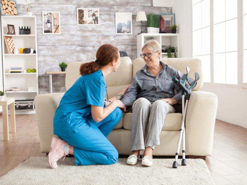 assistencia domiciliar para idosos com atendimento humanizado